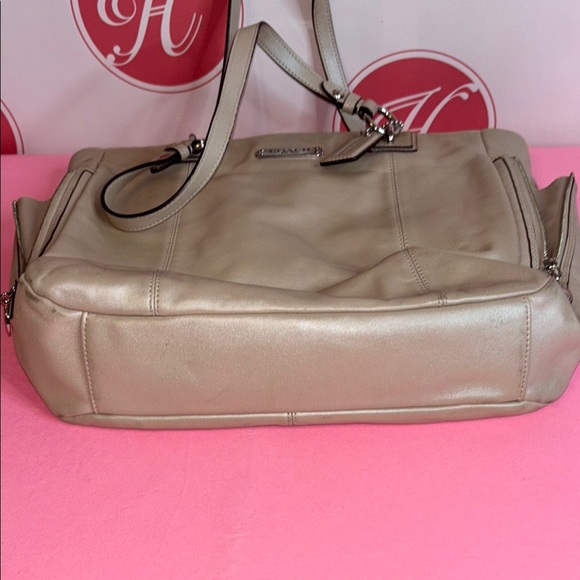 Coach Gold Metallic Tote Bag with Structured Design - Picture 6 of 6